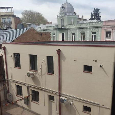 Ahmashenebeliapart Tbilisi Buitenkant foto