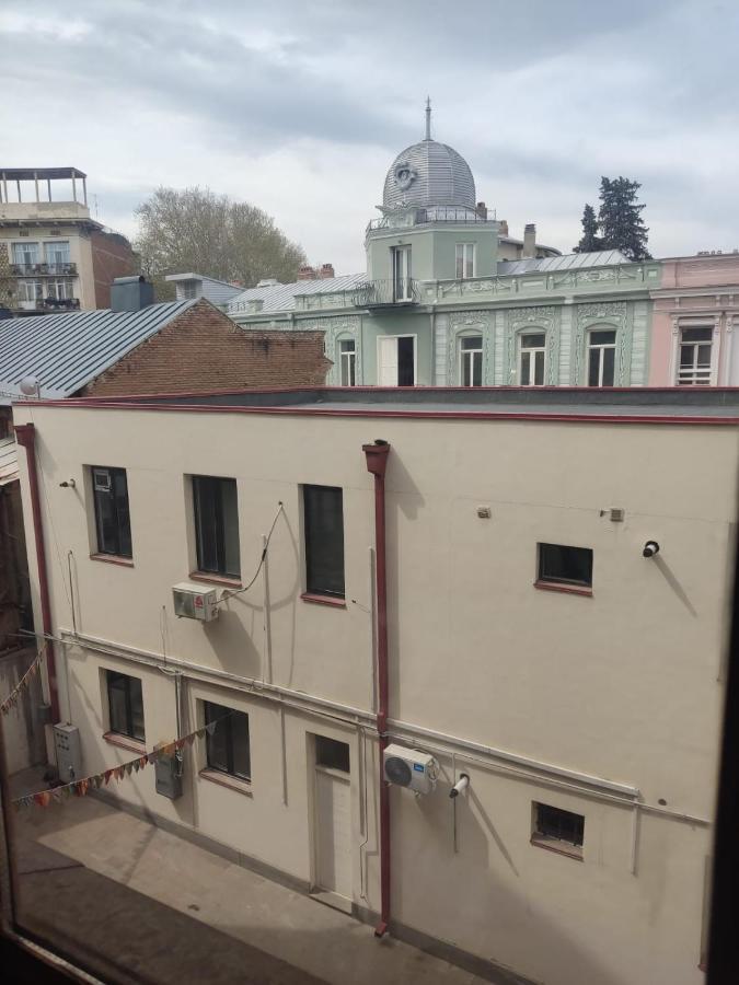 Ahmashenebeliapart Tbilisi Buitenkant foto